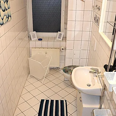 Sei Hier Gast - 1 Im Gesindehaus Warmsdorf, Zentral Zwischen Aschersleben, Bernburg Und Stassfurt Apartment *