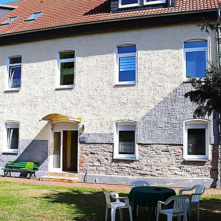 Sei Hier Gast - 1 Im Gesindehaus Warmsdorf, Zentral Zwischen Aschersleben, Bernburg Und Stassfurt *