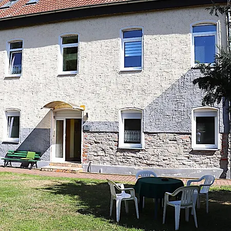Sei Hier Gast - 1 Im Gesindehaus Warmsdorf, Zentral Zwischen Aschersleben, Bernburg Und Stassfurt